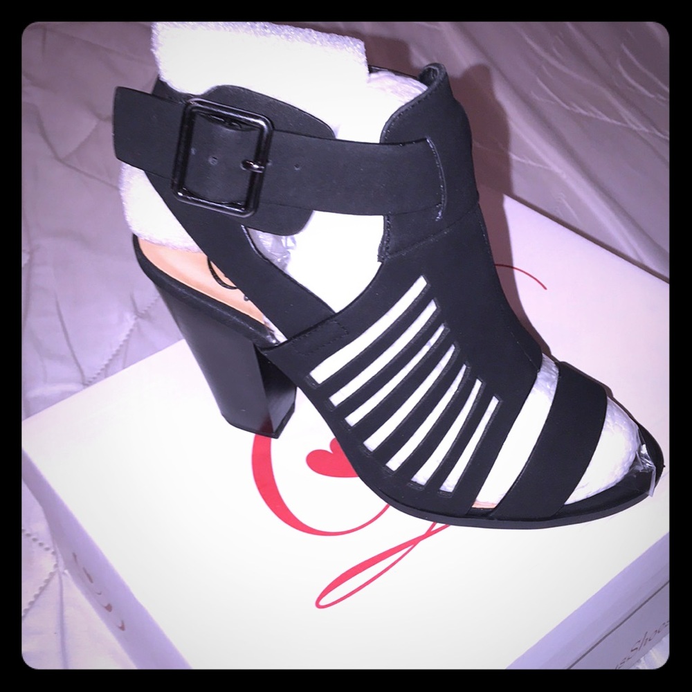 New Black Heels never used